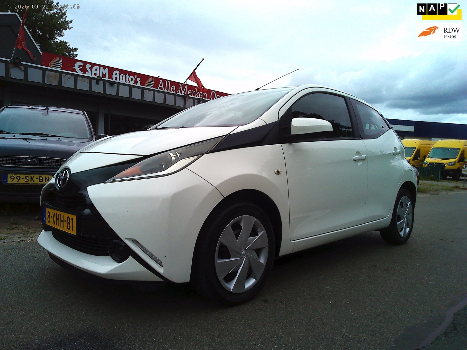 Toyota Aygo 1.0 VVT-i x-play(NAVI+Airco), Gebruikt, 4 stoelen, Wit, Origineel Nederlands