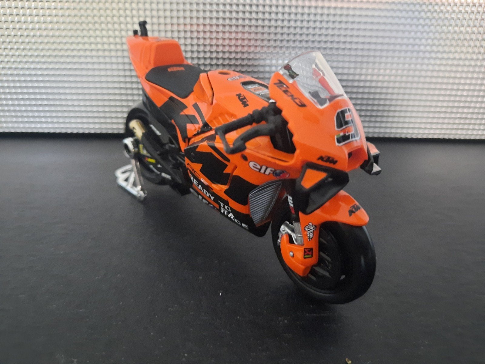 Sterk Afgeprijsd! KTM RC16 Tech Factory Racing #9 1:18, Maisto, Nieuw, Ophalen of Verzenden, Maisto