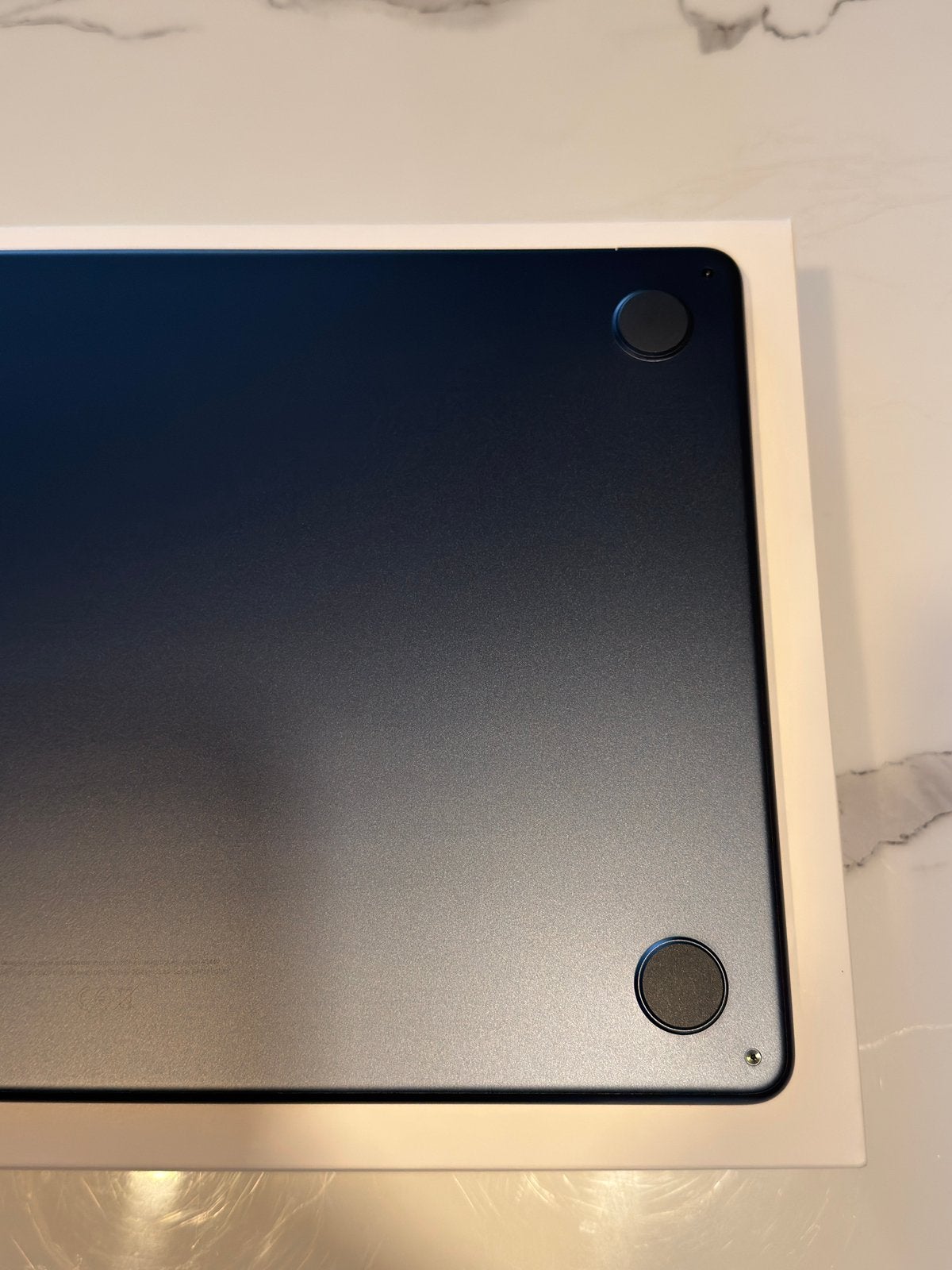 Foto 6 van MacBook Air 13” M5, 16GB, 512GB, Midnight 2026 + Accesoires
