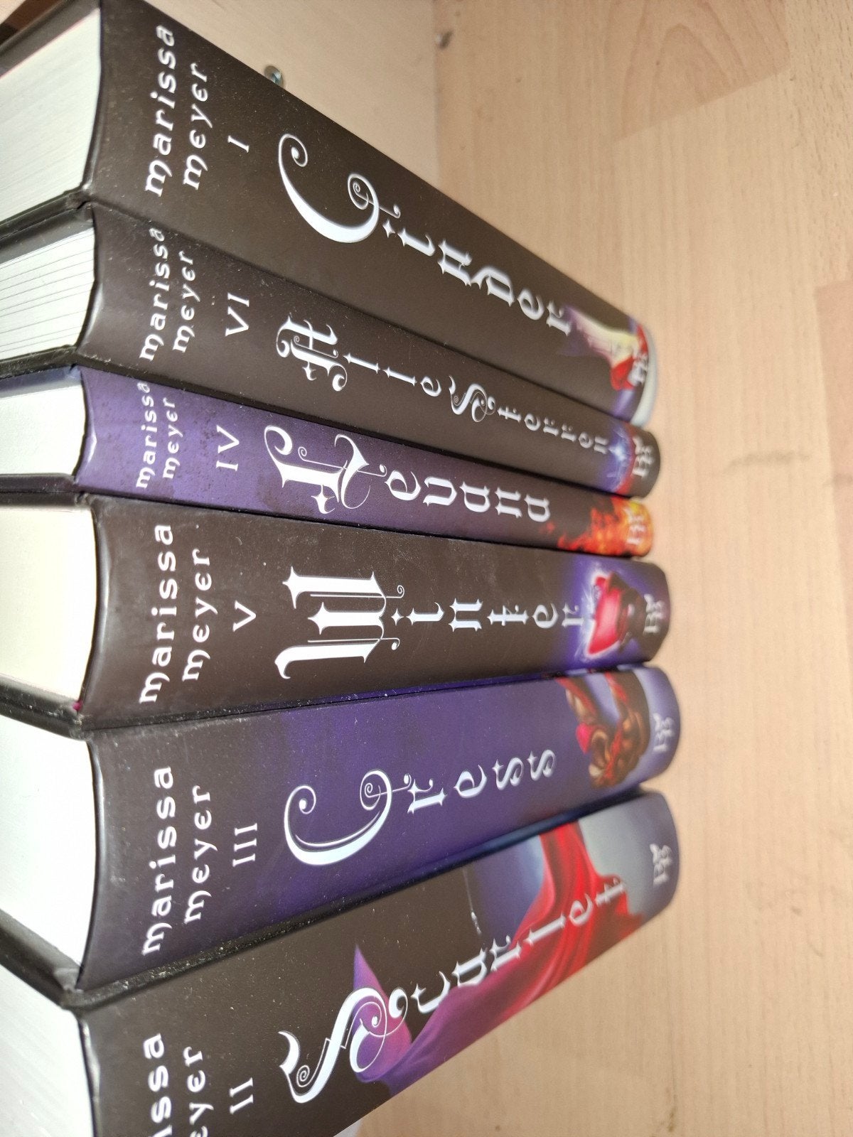 Lunar chronicles, Ophalen of Verzenden, Zo goed als nieuw