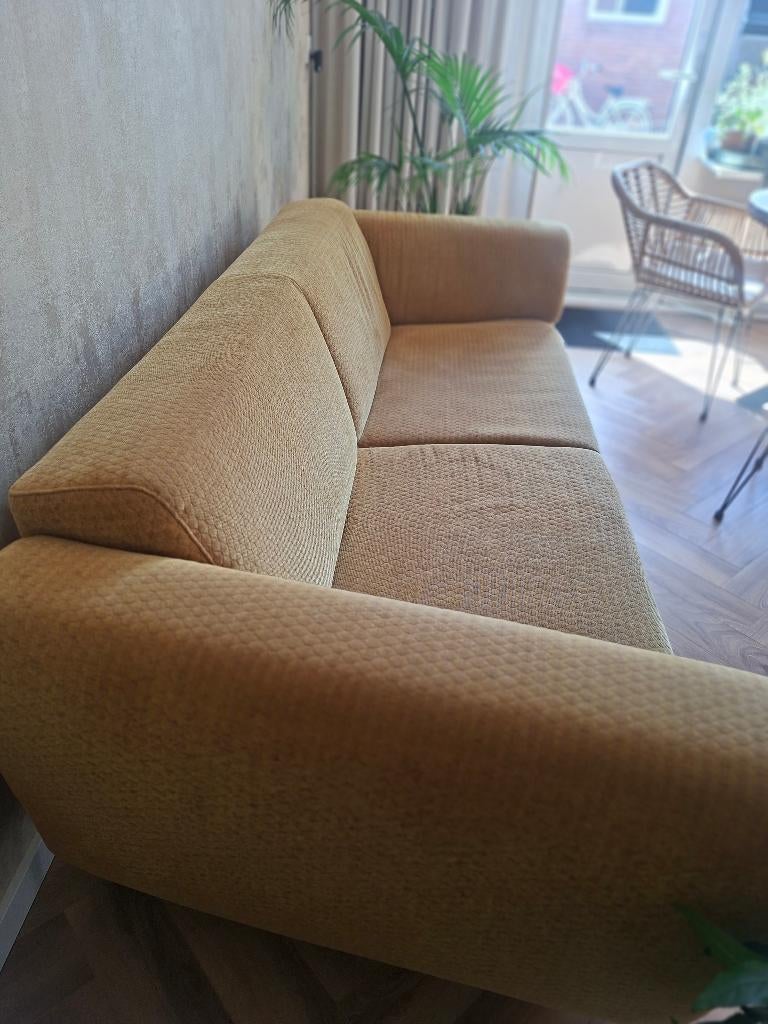 3-zits Bank i.g.s okergeel / yellow mellow €150, Huis en Inrichting, Banken | Bankstellen, Ophalen, Gebruikt, Driepersoons, 75 tot 100 cm