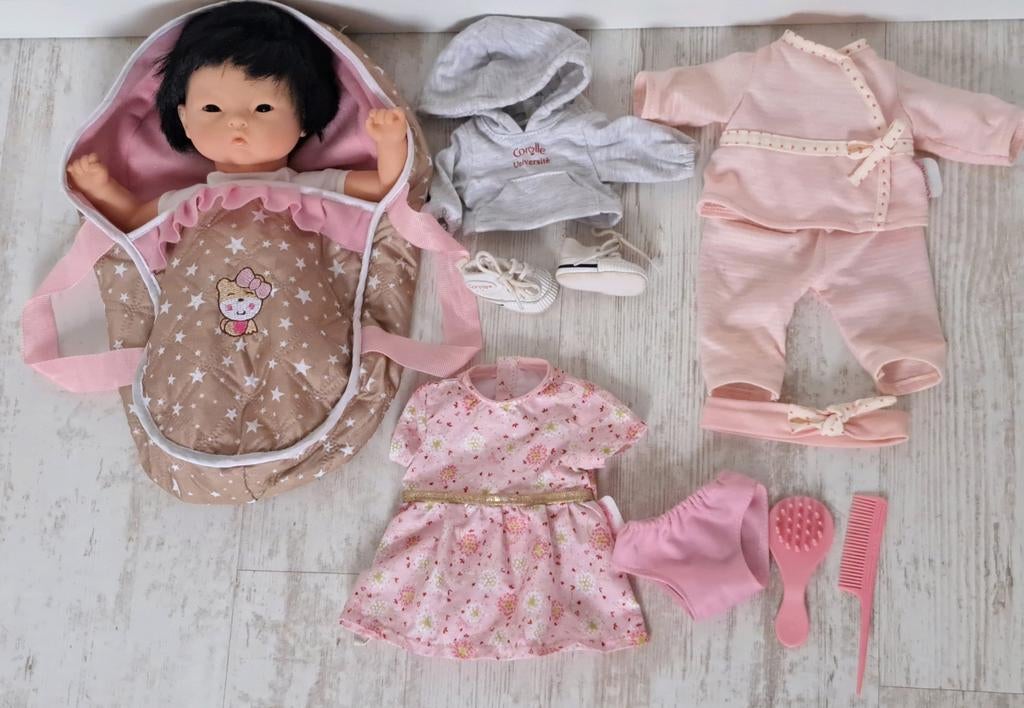 Groot Corolle pakket pop Calin Yang wiegje en kleding, Ophalen of Verzenden, Zo goed als nieuw, Babypop