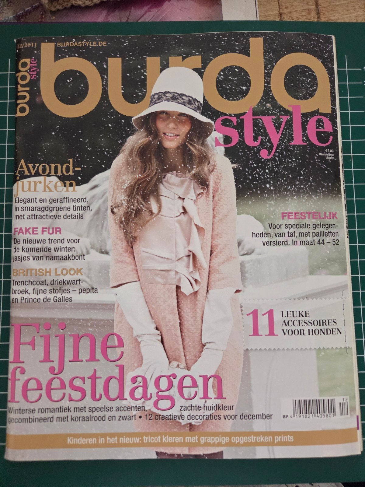 Burda Style december 2011: Feestelijke mode & patronen, Overige typen, Vrouw, Nieuw, Burda