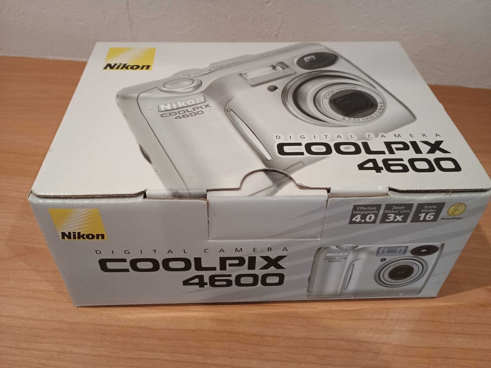 Nikon  4600 !, Audio, Tv en Foto, Fotocamera's Digitaal, Ophalen of Verzenden, Gebruikt, Nikon, Geen optische zoom