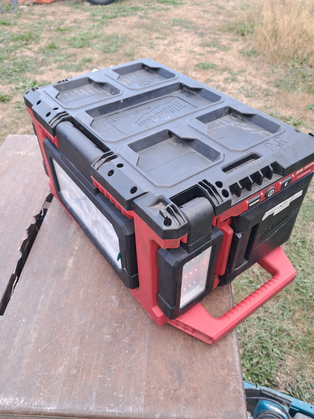 Milwaukee M18 PACKOUT LED Lamp met Accu, Ophalen, Gebruikt, 50 tot 200 watt, Lamp met armatuur