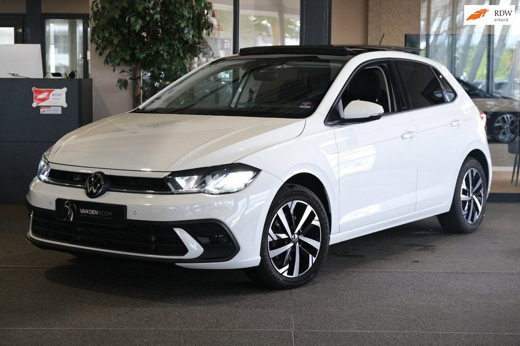 Volkswagen Polo 1.0 TSI Life 110PK DSG Facelift Pano Virtual, Auto's, Volkswagen, Stof, Gebruikt, Wit, Origineel Nederlands