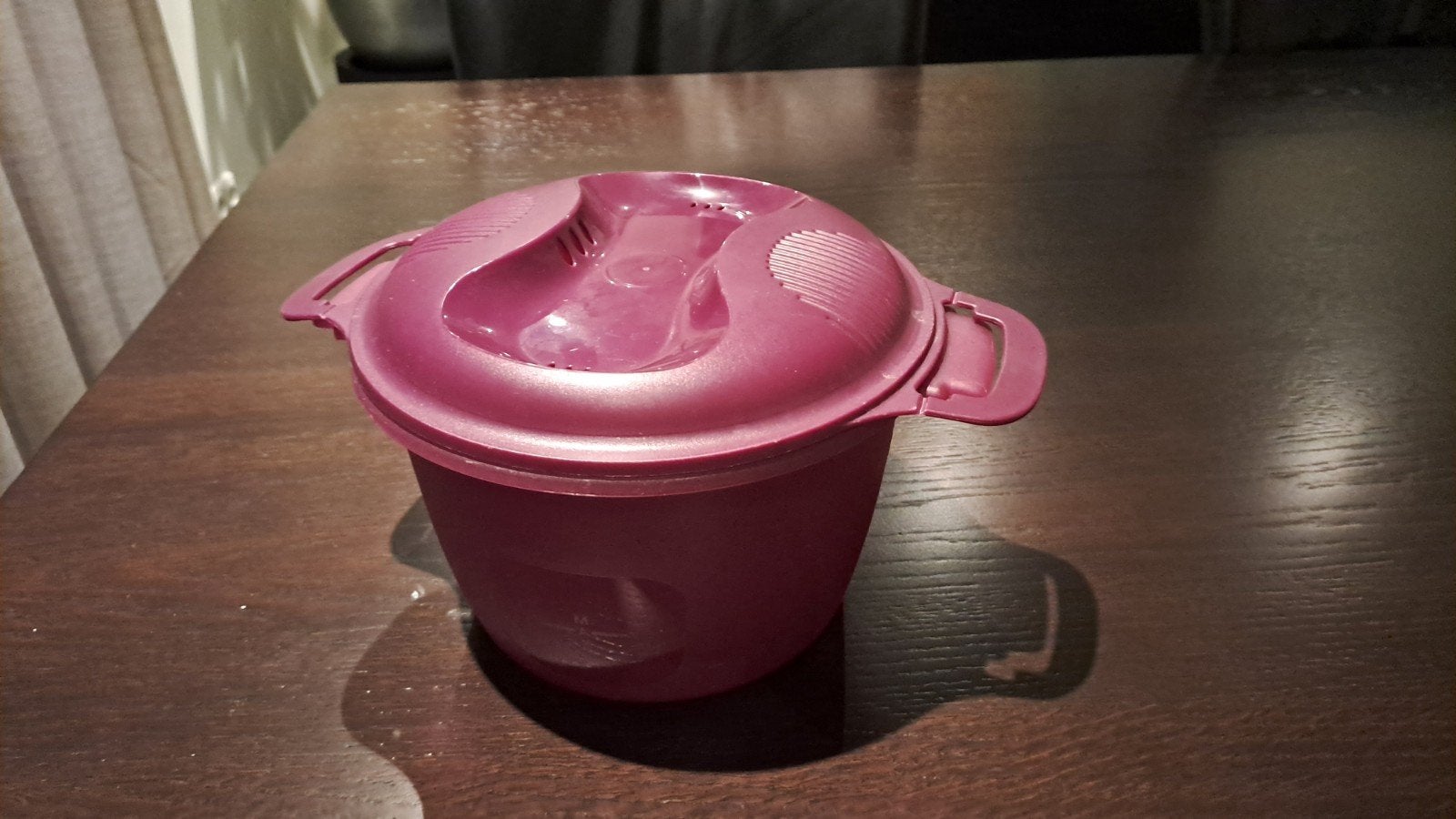 Tupperware Microwave Rijst koker, Huis en Inrichting, Magnetronbestendig, Paars, Ophalen of Verzenden, Zo goed als nieuw