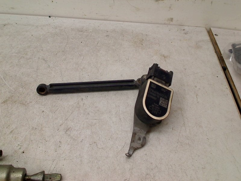 Niveau Sensor BMW 1 serie (F20) 2012 37146784072, Gebruikt, Petuelring 130, München 80809, , Duitsland, BMW, Bayerische Motoren Werke AG