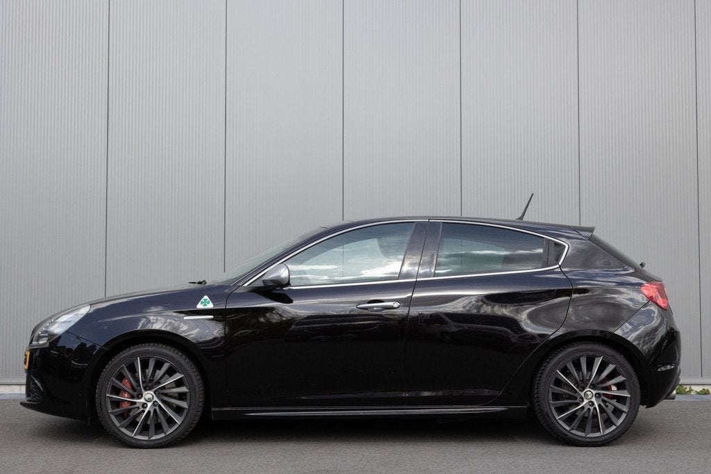 Alfa Romeo Giulietta 1.7 TBi Quadrifoglio Verde | LEDER | HI, Auto's, Euro 5, Gebruikt, 4 cilinders, Zwart