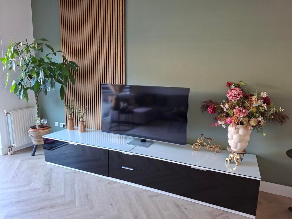 Tv meubel zwart  wit hoogglans  met  ekstra glasplaat, Ophalen