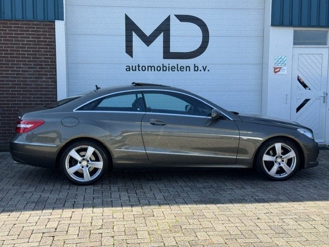 Mercedes-Benz E-klasse Coupé 350 CGI Avantgarde - Dealer on, Auto's, Mercedes-Benz, Automaat, Euro 5, Achterwielaandrijving, Zwart