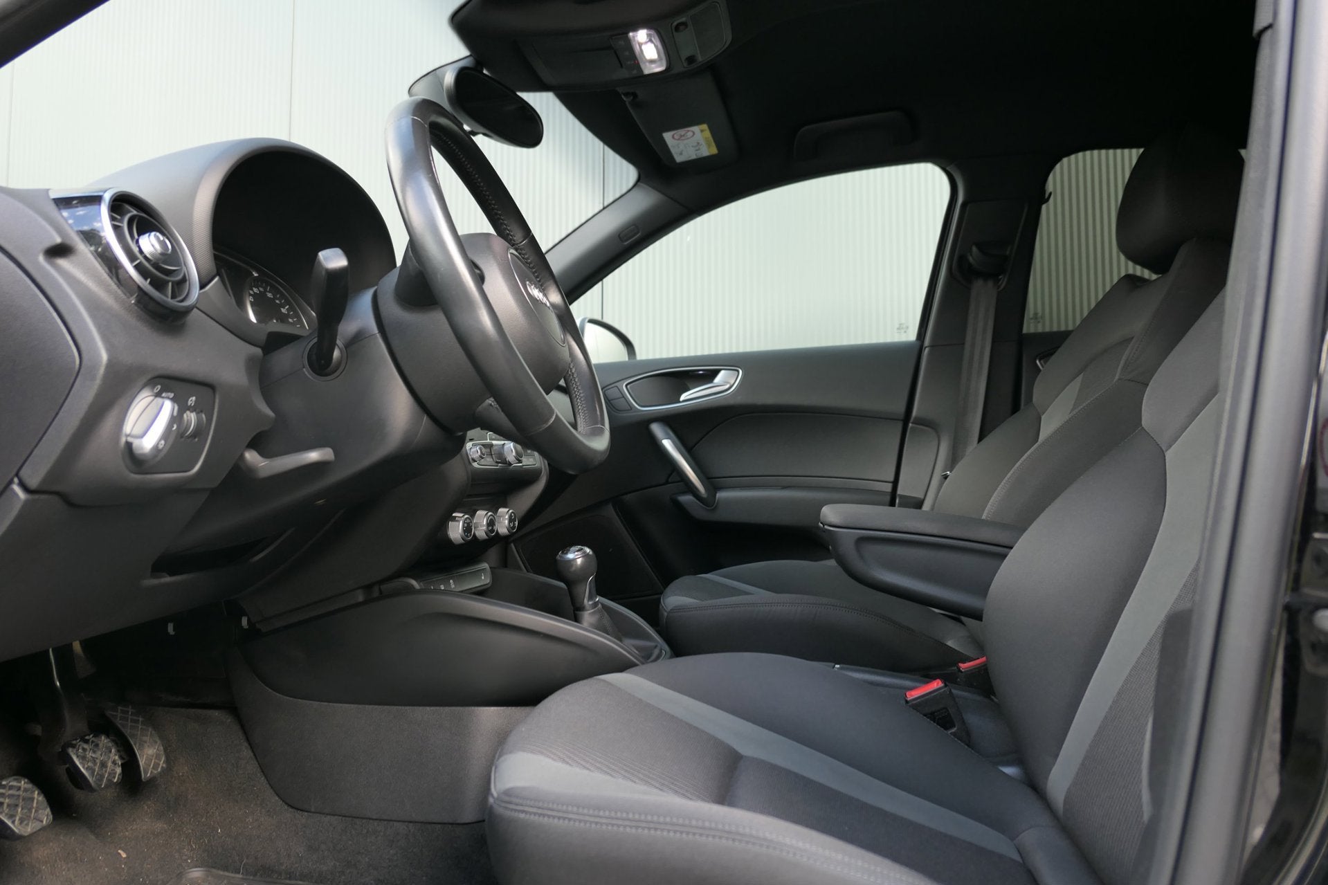 Audi A1 Sportback 1.4 TFSI S-Line LED Navi Stoelverwarming, Voorwielaandrijving, Zwart, 4 cilinders, 4 stoelen