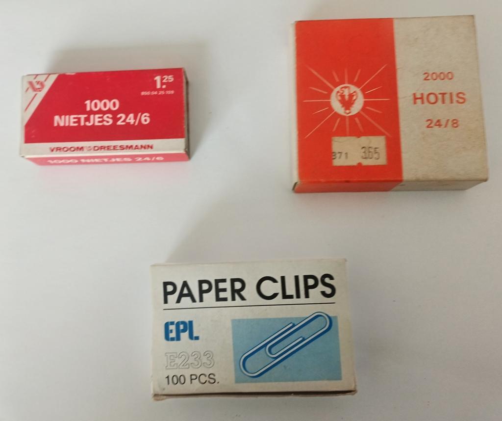 Vintage kantoorartikelen set – o.a. Vroom & Dreesmann (V&D), Verzamelen, Overige Verzamelen, Zo goed als nieuw, Ophalen
