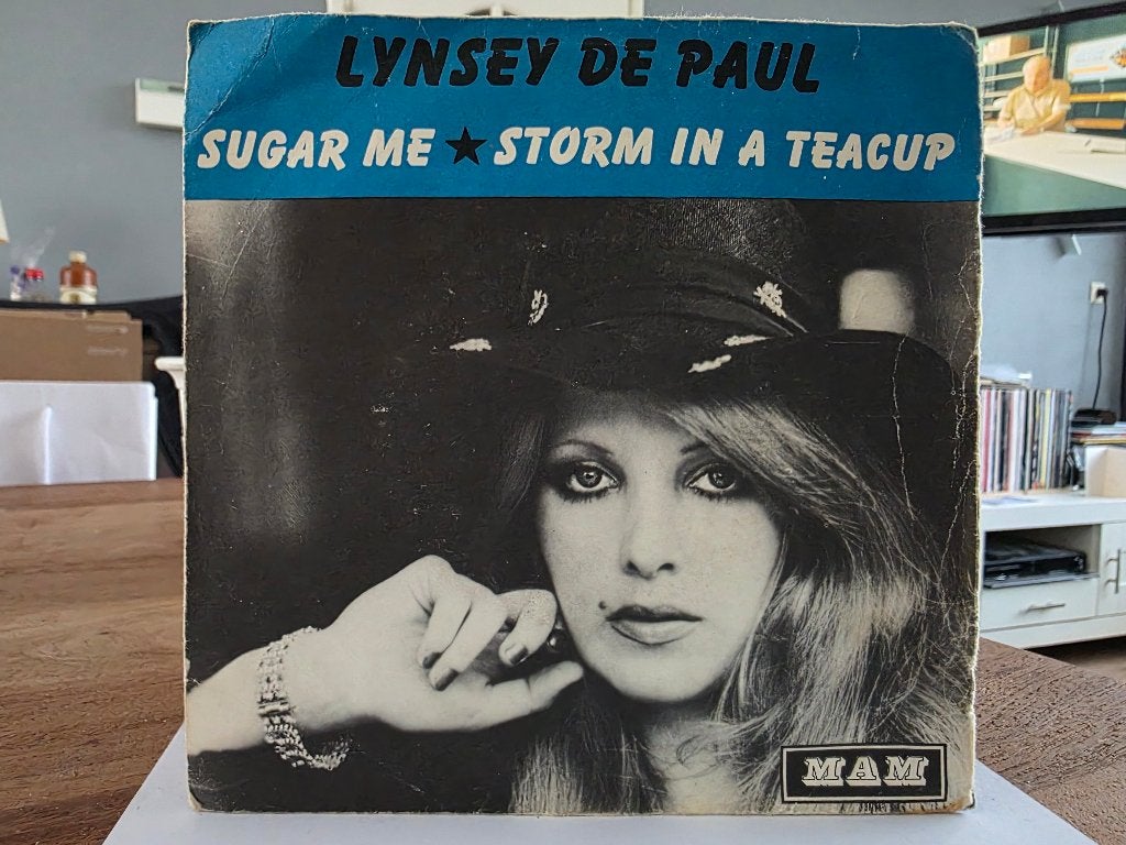 7" Single Lynsey De Paul - Sugar Me / Storm In A Teacup, Gebruikt, 7 inch, Ophalen of Verzenden, Pop