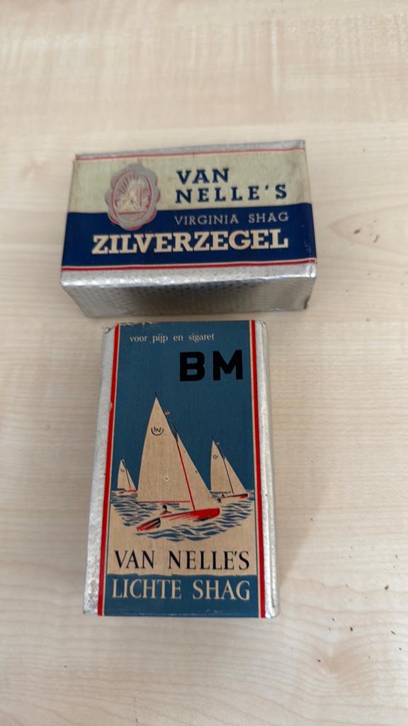 Vintage Van Nelle's Tabaksdozen - Zilverzegel & Lichte Shag, Ophalen of Verzenden, Gebruikt, Tabaksdoos of Verpakking