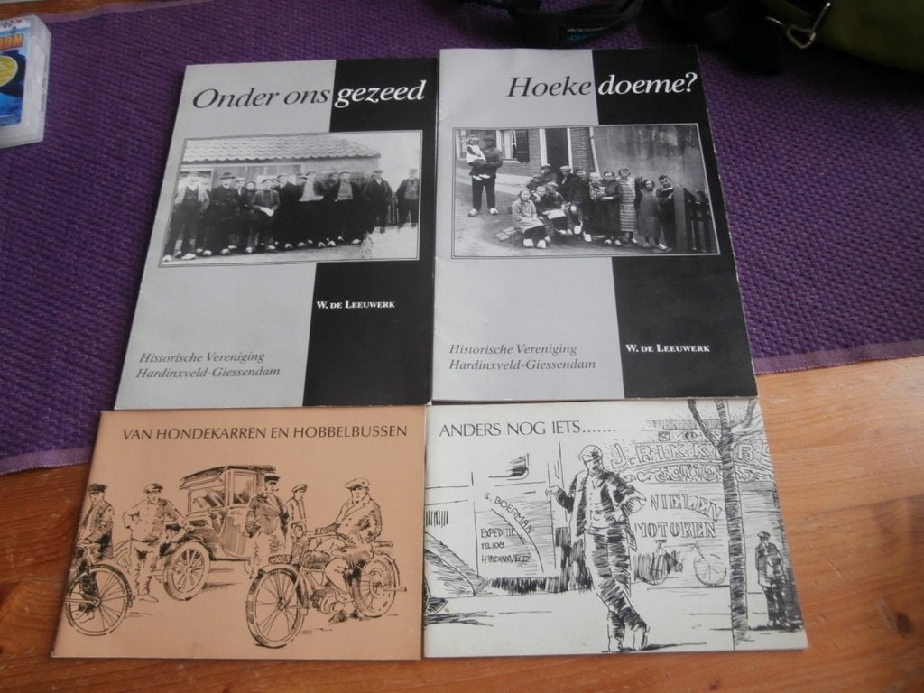 Boek Onder ons Gezeed Hoeke Doeme Hondenkarren Hobbelbussen, Ophalen of Verzenden, 19e eeuw, Gelezen, W. de Leewerk
