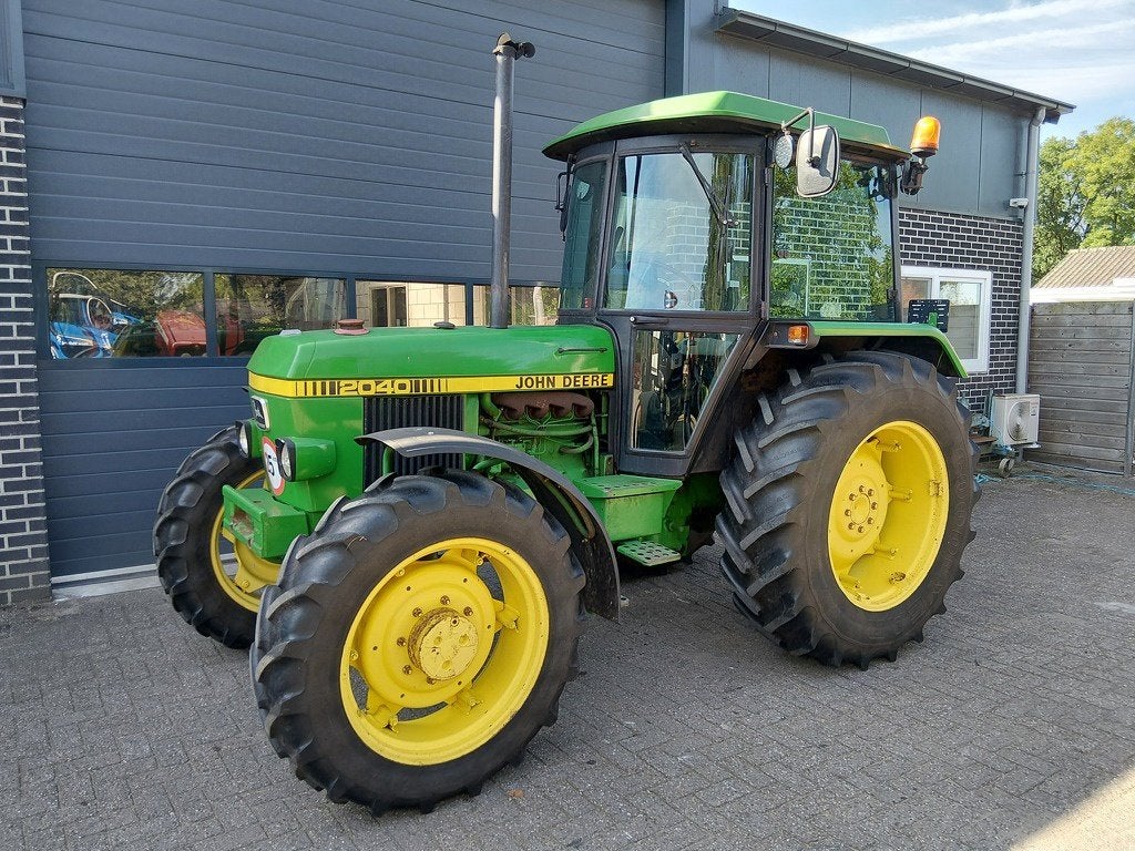 John Deere 2040