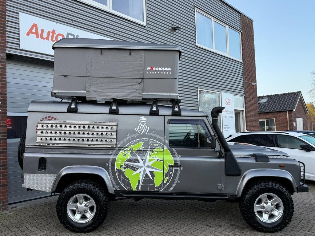 Land Rover Defender 2.4 Td4 110 E! Airco! Leder! Mini-Camper, Auto's, Land Rover, Gebruikt, Zwart, 4 cilinders, 122 pk