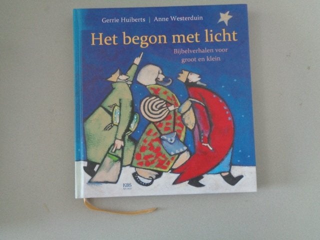 Het begon met licht - Gerrie Huiberts & Anne Westerduin, Ophalen of Verzenden, Zo goed als nieuw, Gerrie Huiberts, Christendom | Katholiek