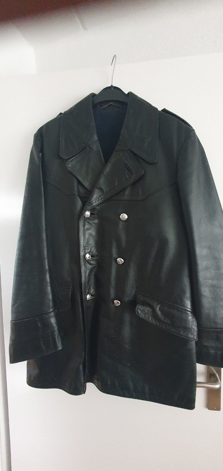 Vintage Zwart Leren Jas met Zilveren Knopen, Kleding | Heren, Maat 52/54 (L), Zwart, Ophalen of Verzenden, Politie jas