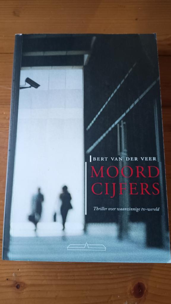 Bert van der veer moord cijfers, Ophalen of Verzenden, Zo goed als nieuw