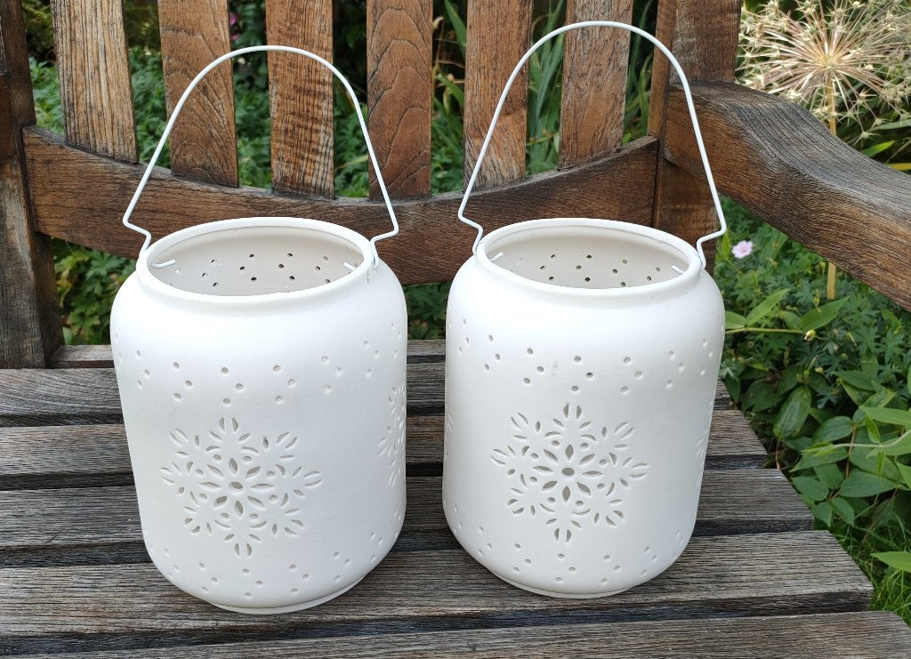 Set van twee windlichten - aardewerk, Huis en Inrichting, Woonaccessoires | Kandelaars en Kaarsen, 19 cm, Windlicht, Wit, Ophalen of Verzenden
