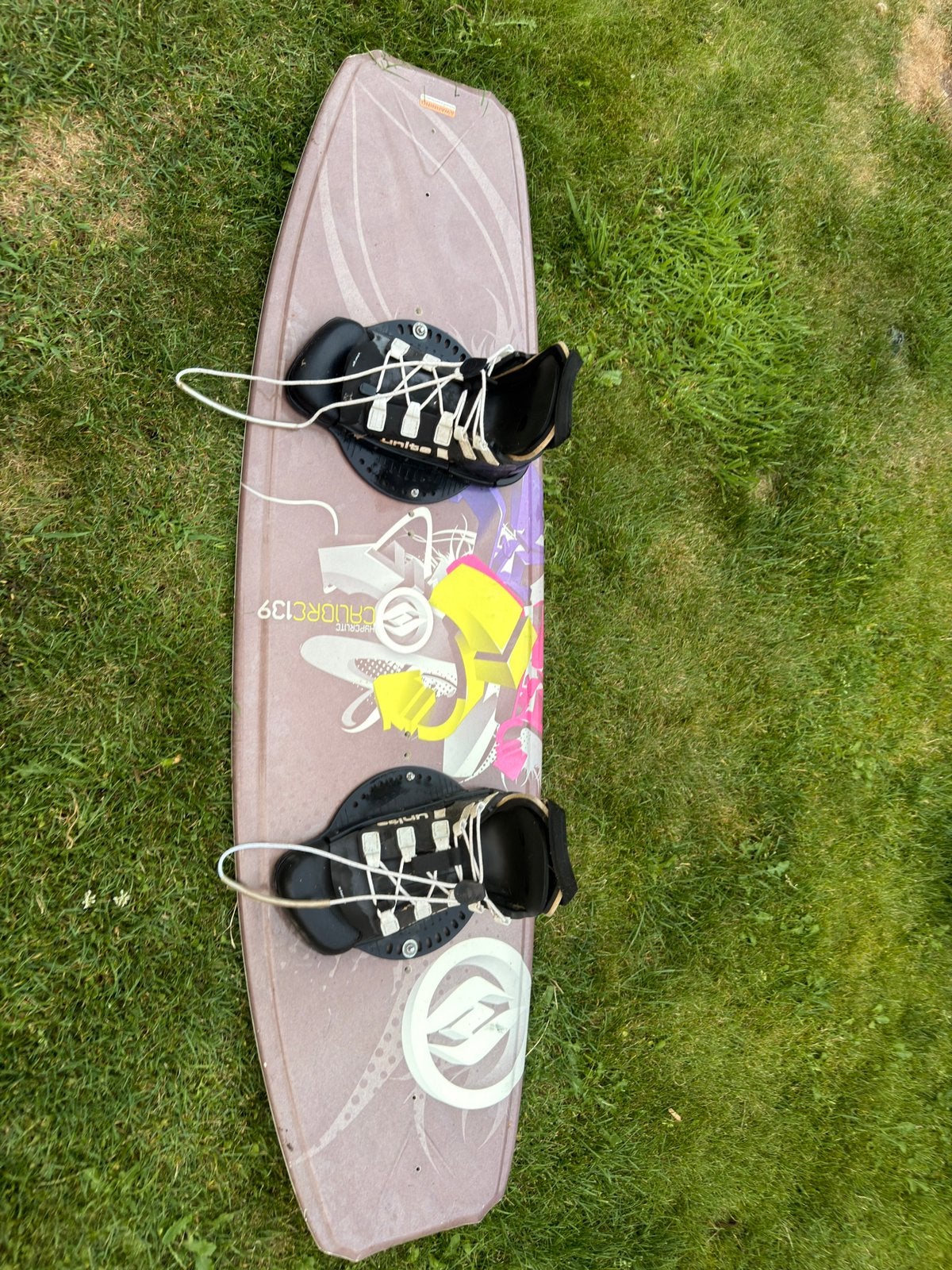 Hyperlite Caliber 139 wakeboard met bindingen, Ophalen, Gebruikt, Board en Schoenen