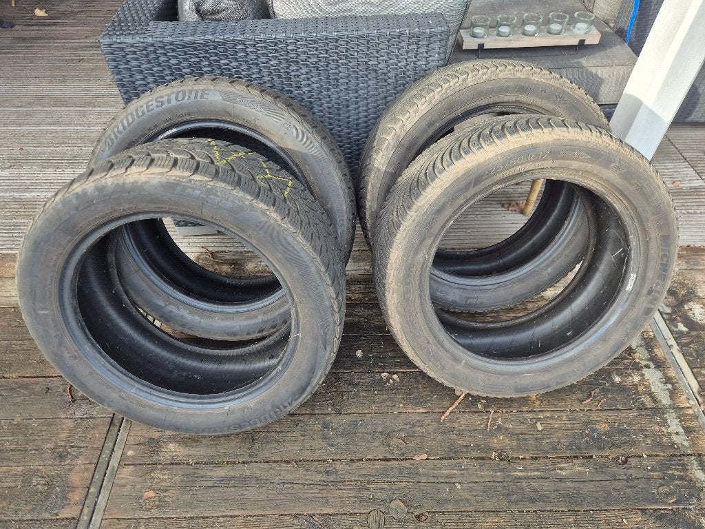 winterbanden 225/50/R17, Auto-onderdelen, Banden en Velgen, Ophalen, Gebruikt, 17 inch, Winterbanden