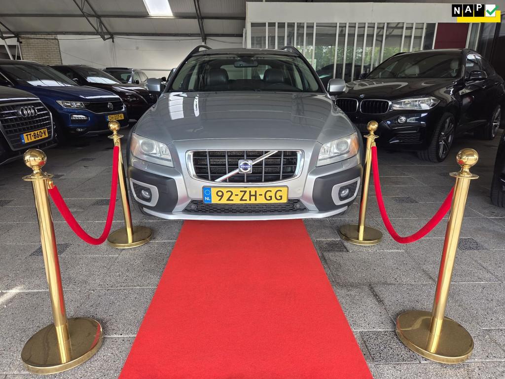 Volvo XC70 2.4 D5 AUT 4X4 AWD LEDER XENON FULL! 2008, Auto's, Automaat, Gebruikt, 197 €/maand, XC70
