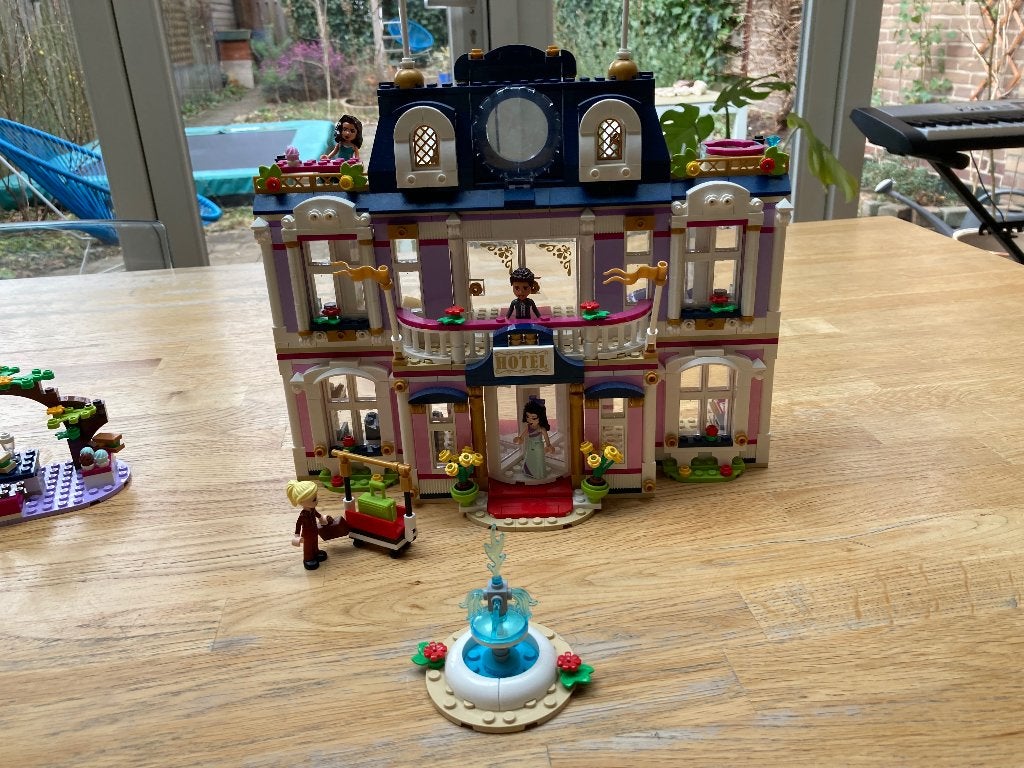 Lego friends hotel, Ophalen, Zo goed als nieuw, Compleet