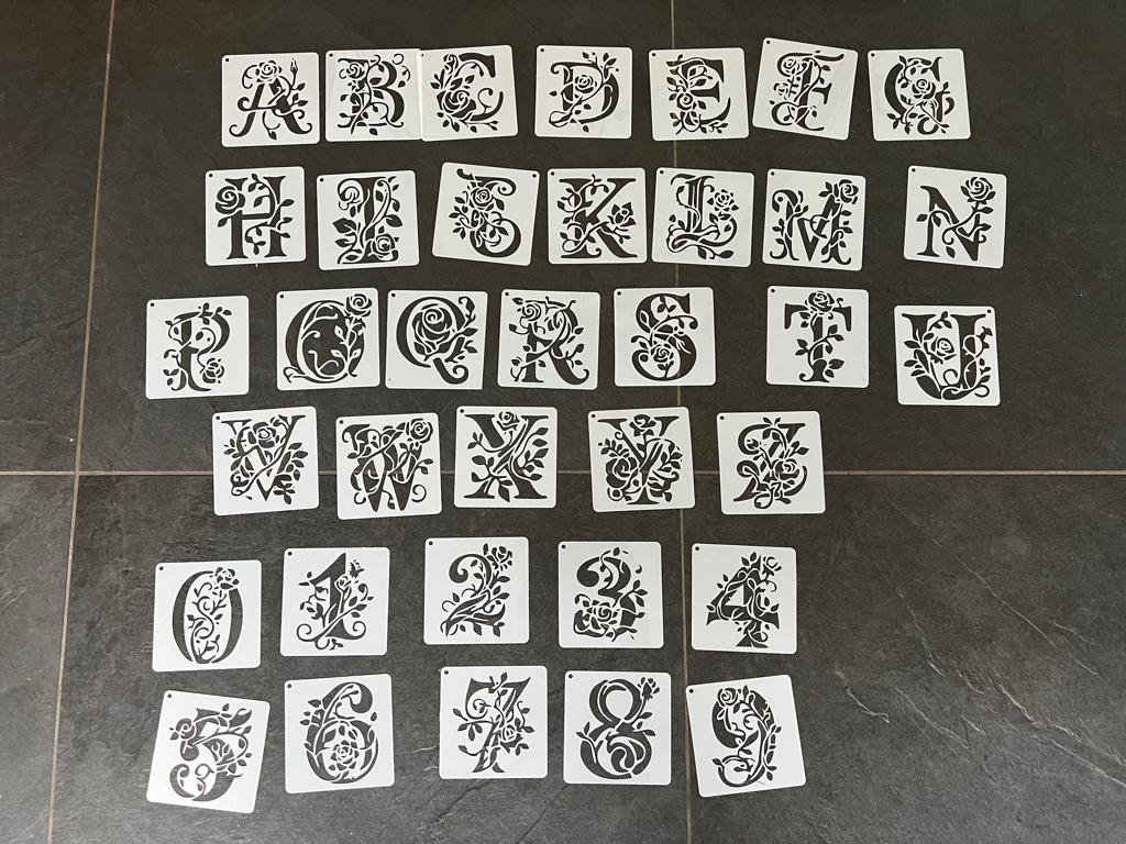 Brocant stencil set letters en cijfers bloemen sjabloon, Verburgt Vintage, Overige typen, Nieuw, Ophalen of Verzenden
