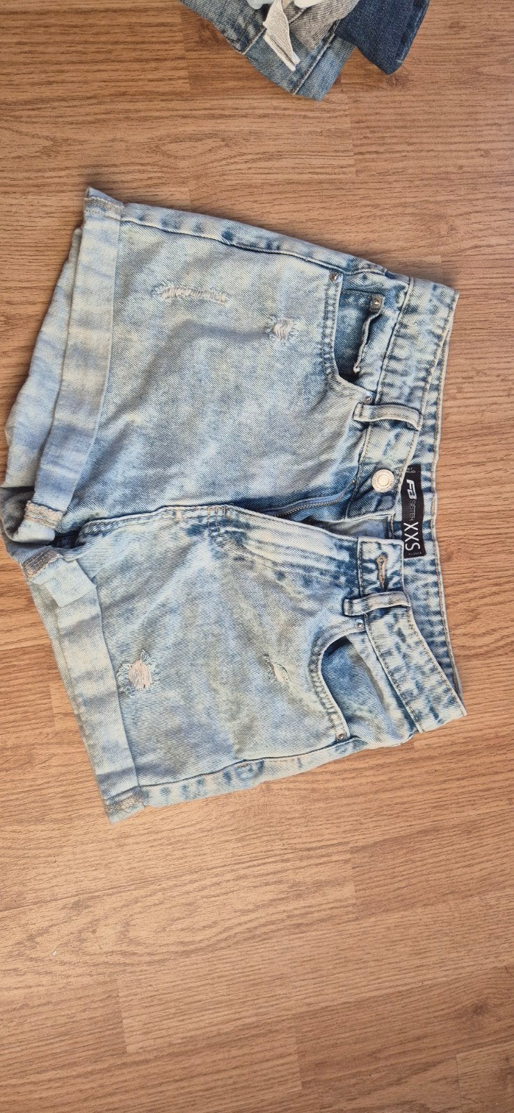 Lichtblauwe korte spijker broek maat xxs FB sister, Kleding | Dames, FB SISTER, Blauw, Ophalen of Verzenden, W27 (confectie 34) of kleiner