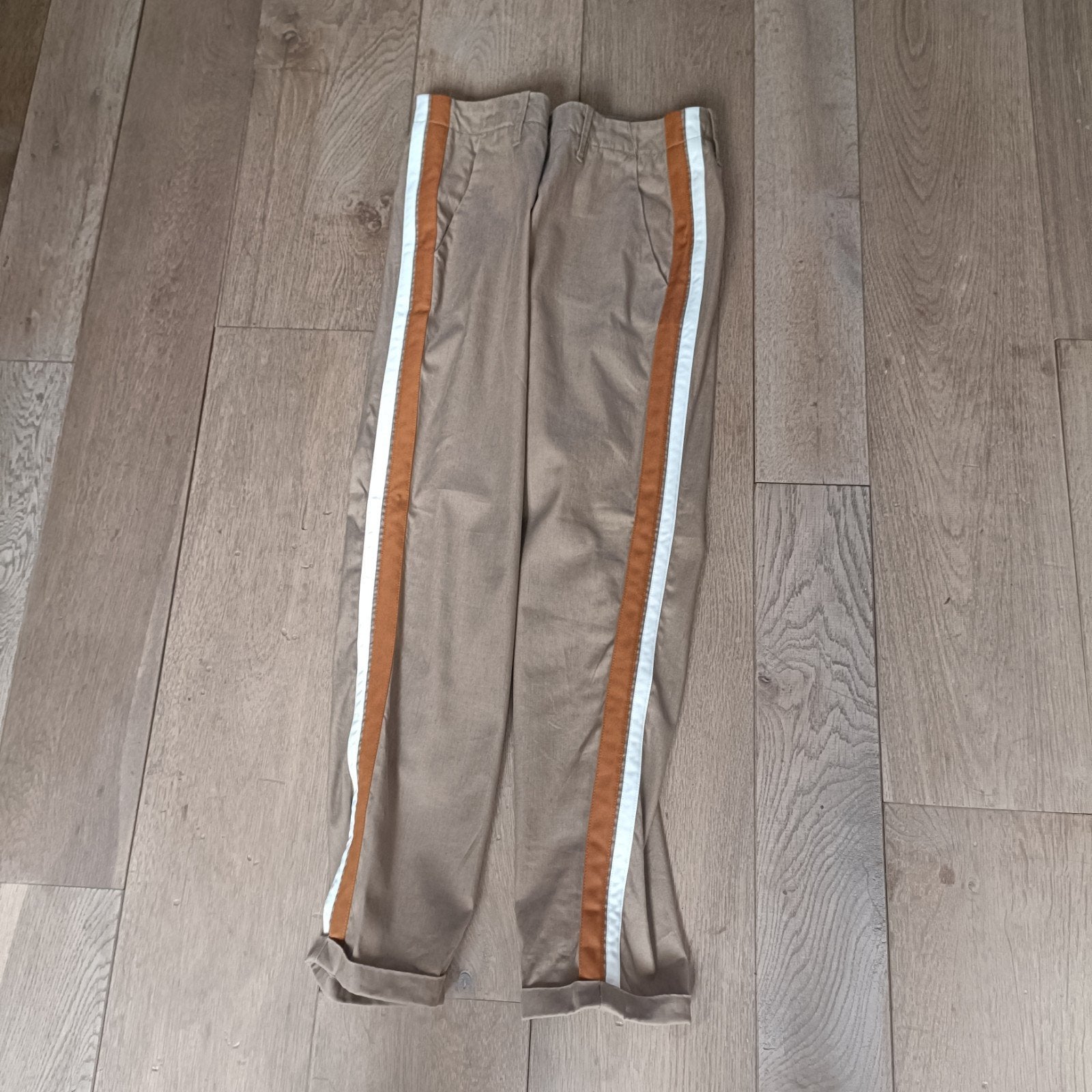 Closed Chino Broek met Zijstreep - Maat 31, Kleding | Dames, Maat 38/40 (M), Ophalen of Verzenden, Zo goed als nieuw, Driekwart