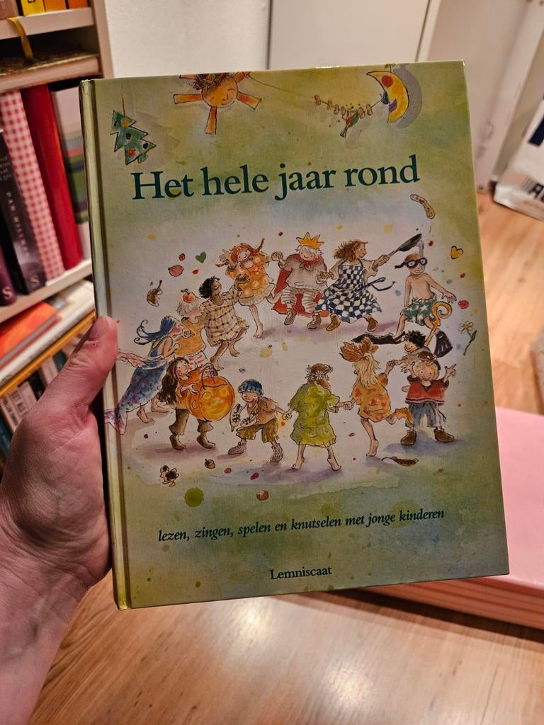 Het hele jaar rond-Lemniscaat, Ophalen of Verzenden, Zo goed als nieuw, Sprookjes