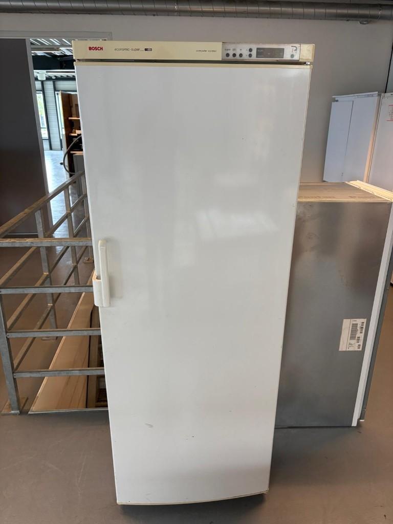 Gebruikte Bosch vrieskast no frost, Witgoed en Apparatuur, Vriezers en Diepvrieskisten, Gebruikt, 160 cm of meer, Energieklasse A of zuiniger