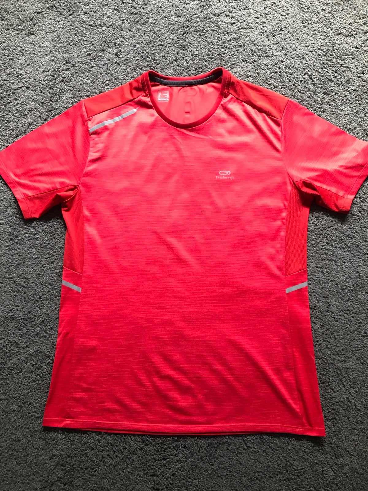 Decathlon rood sportshirt maat L zo goed als nieuw, Kleding | Heren, Sportkleding, Ophalen of Verzenden, Zo goed als nieuw, Maat 52/54 (L)