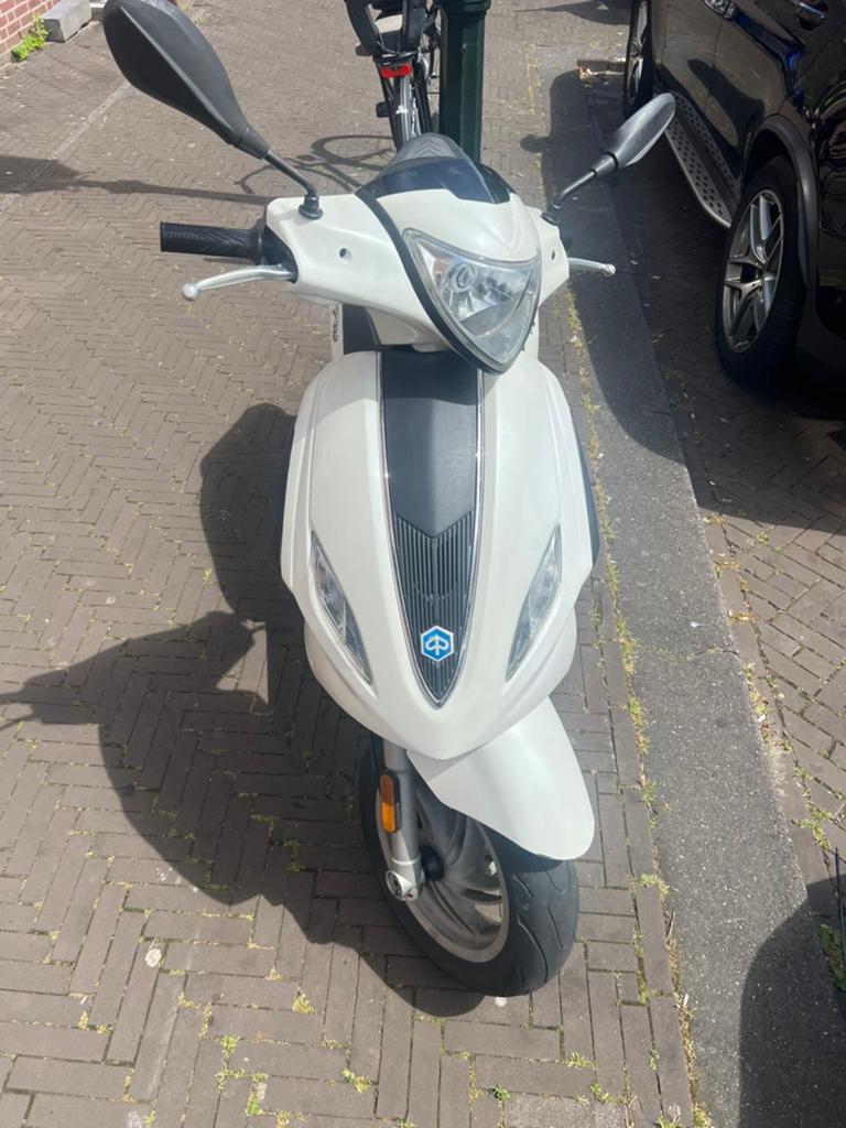 Piaggio new fly, Ophalen, Maximaal 45 km/u, Zo goed als nieuw, Fly
