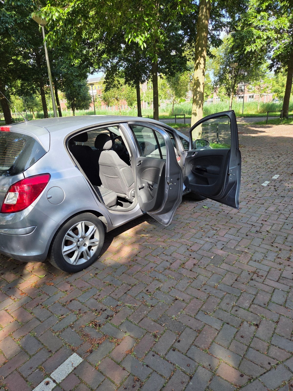 Opel Corsa 1.2 2010 | 5d | 85pk | 3e Eig, Voorwielaandrijving, 4 cilinders, 1229 cc, 49 €/maand