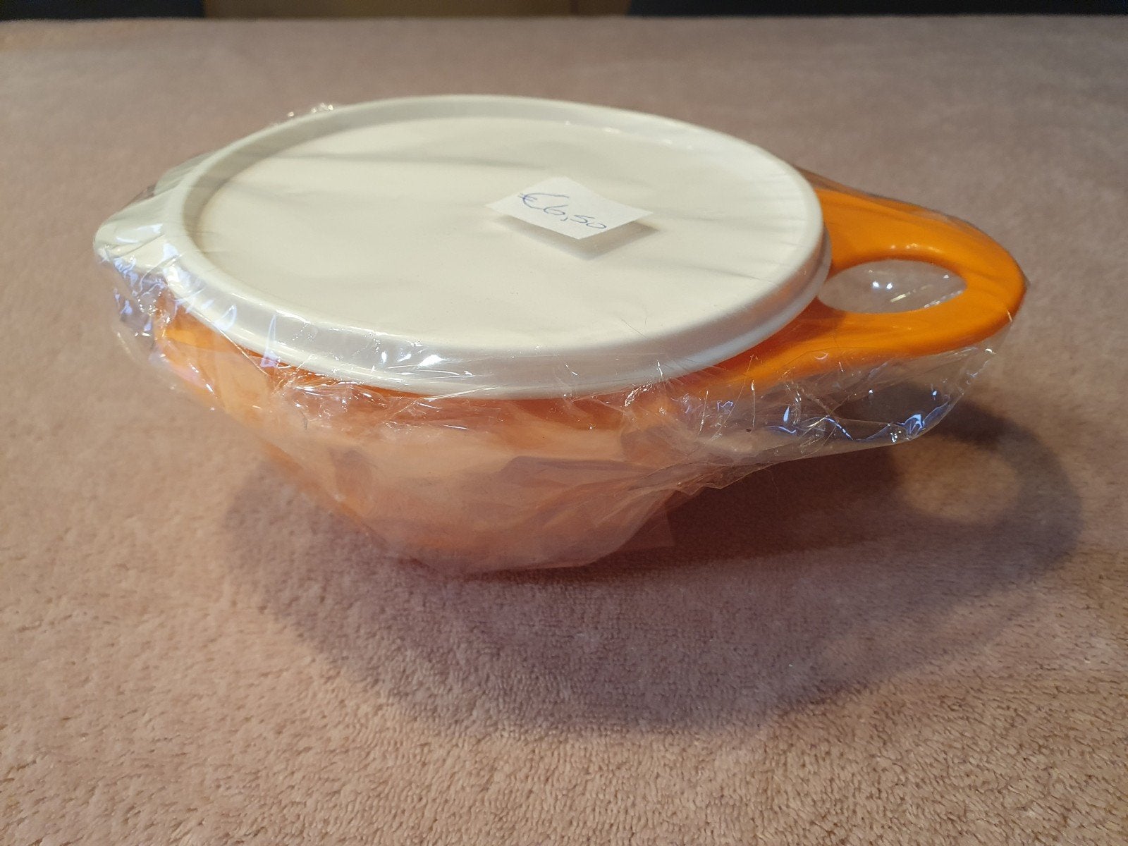 Tupperware bakje 600 ml - Oranje met wit deksel, Bewaardoos, Nieuw, Oranje, Ophalen of Verzenden