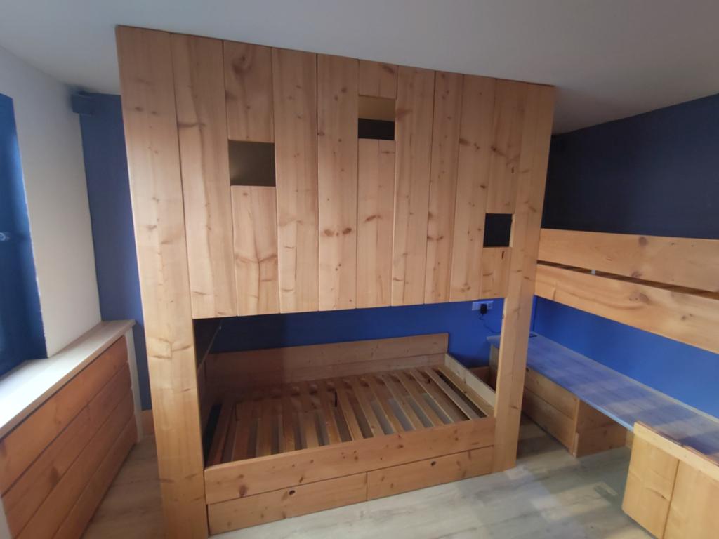 Steigerhouten Huisjes-, Speel-, Logeer-, Gamebed met bureau, Kinderen en Baby's, Kinderkamer | Stapelbedden en Hoogslapers, Ophalen