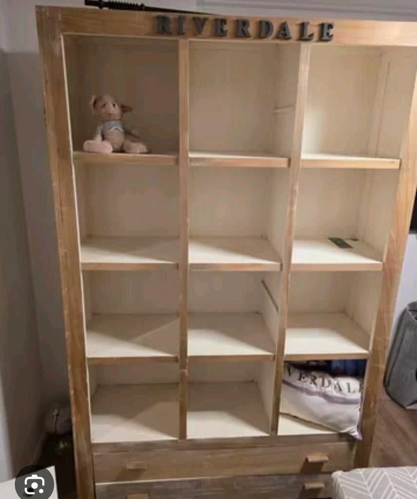 Riverdale Vakkast / Boekenkast - Kasten | Kast, Huis en Inrichting, Kasten | Boekenkasten, Ophalen, Met plank(en), Gebruikt, 100 tot 150 cm
