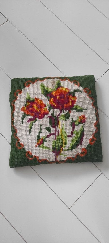 Vintage geborduurd kussen bloemen groen oranje geel, Ophalen of Verzenden, Gebruikt, Geel, Vierkant