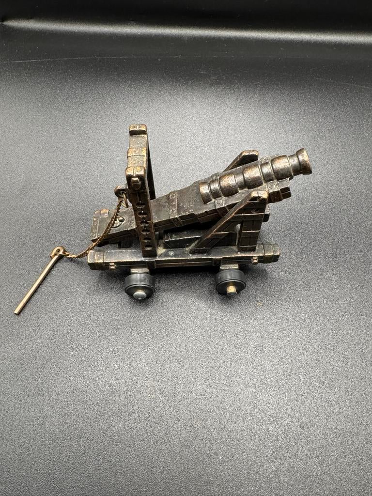 Vintage Miniatuur Metalen Gegoten Puntenslijper Kanon, Ophalen of Verzenden, Gebruikt