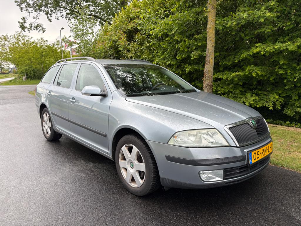 Skoda Octavia 1.6 Combi,  75KW, 2005 Grijs, Apk eind jan ‘27, Auto's, Skoda, Voorwielaandrijving, Stof, 4 cilinders, Handgeschakeld
