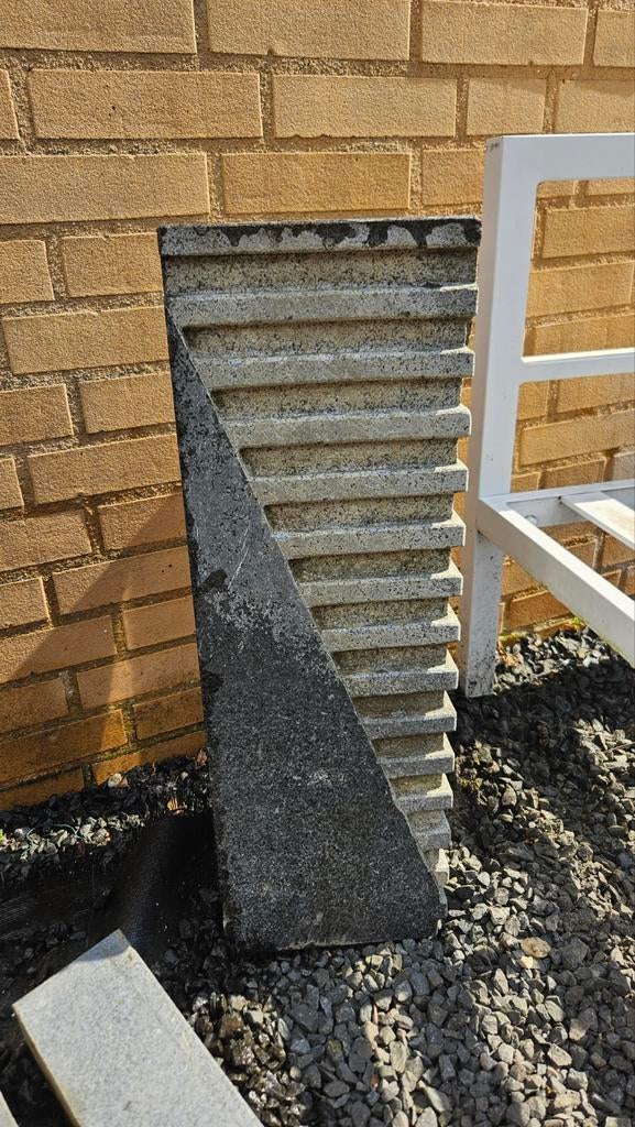 Granieten fontein 60cm hoog met voet (pomp optioneel), Tuin en Terras, Ophalen, Gebruikt, Graniet, Fontein