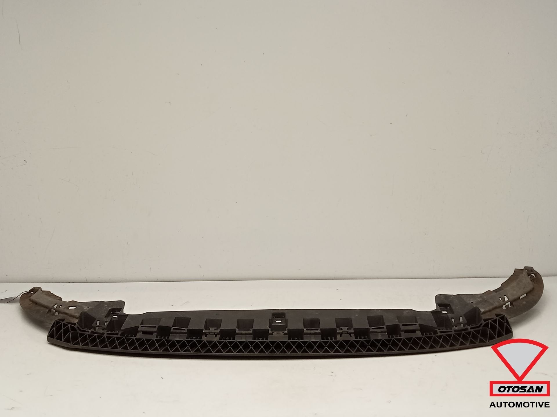 Audi a3 8V Onderplaat Voorbumper 8V0807233