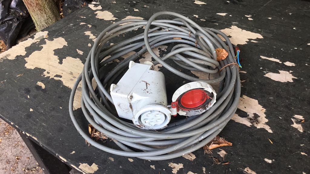 Ca 20 m 5 x 2,5 mm2 met cee 5 polig 32A, Ophalen of Verzenden, Zo goed als nieuw, Kabel of Snoer