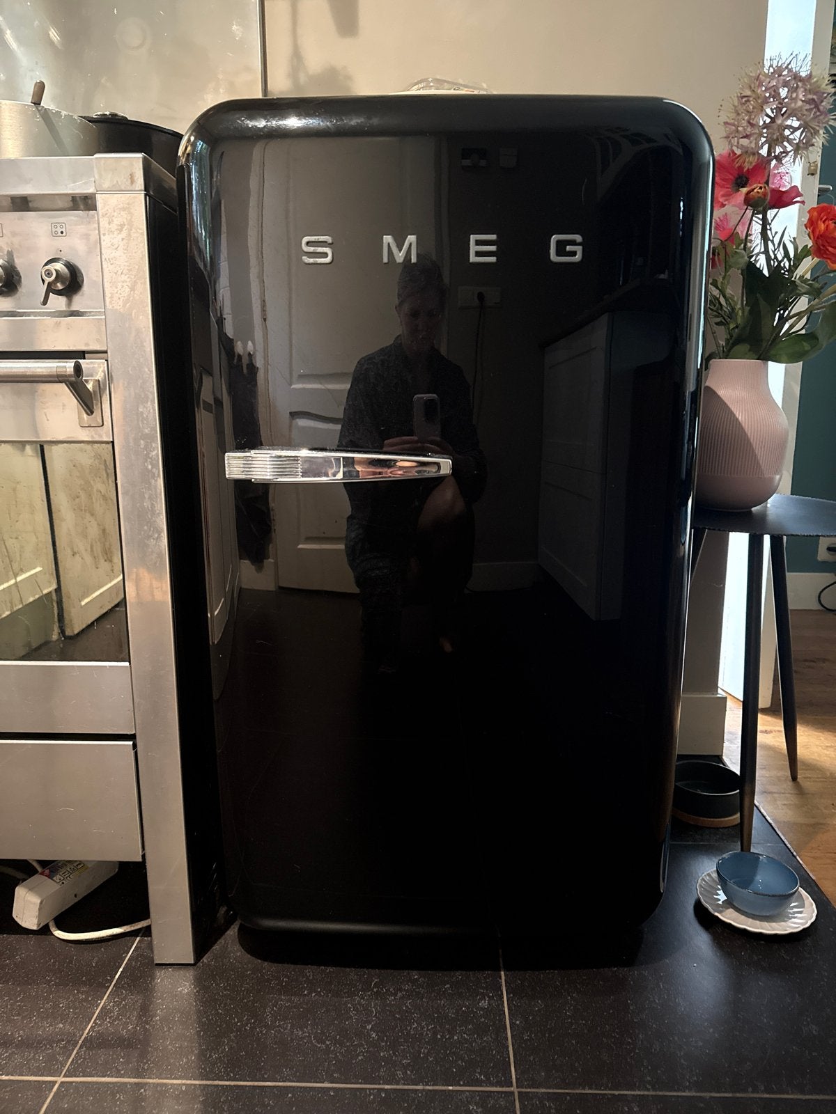Defecte Smeg koelkast FAB10HRNE - gratis afhalen, Witgoed en Apparatuur, Zonder vriesvak, 100 tot 150 liter, Niet werkend, 45 tot 60 cm