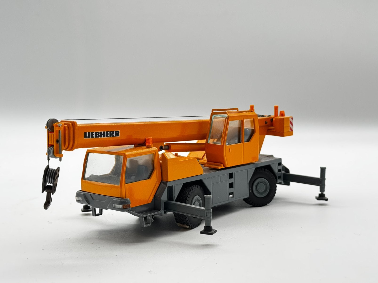 CONRAD LIEBHERR LTM 1030