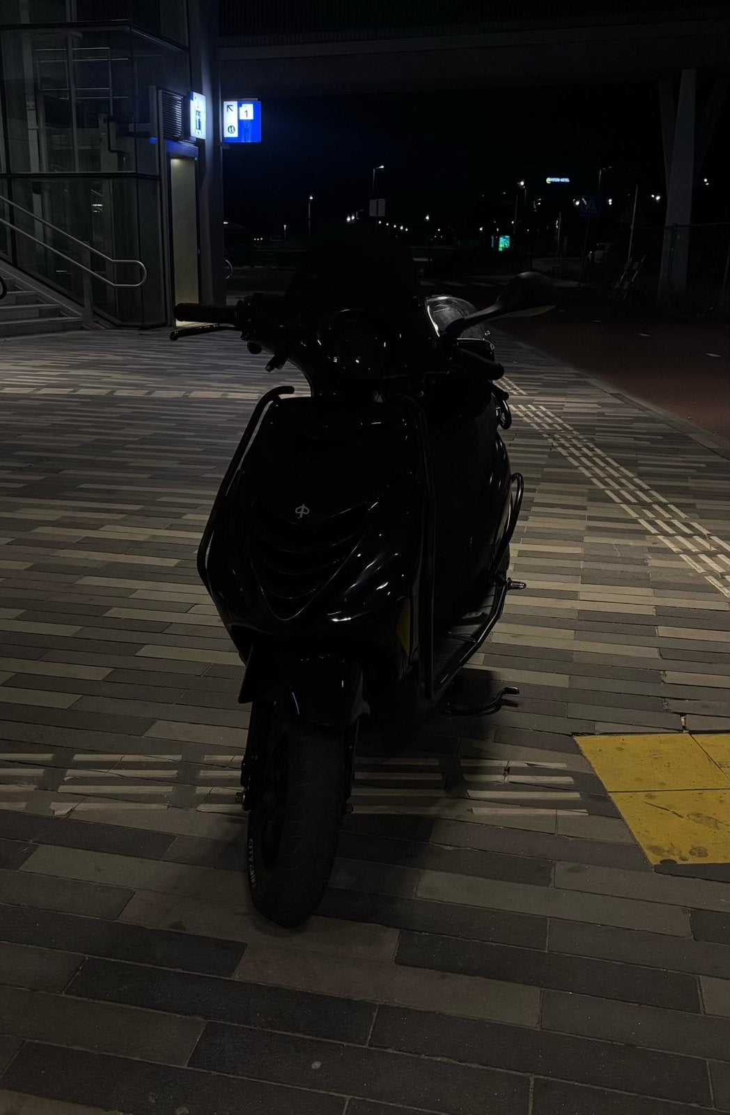Piaggo zip 4t 2v, Fietsen en Brommers, Scooters | Piaggio, Ophalen, Zip, Zo goed als nieuw, Benzine